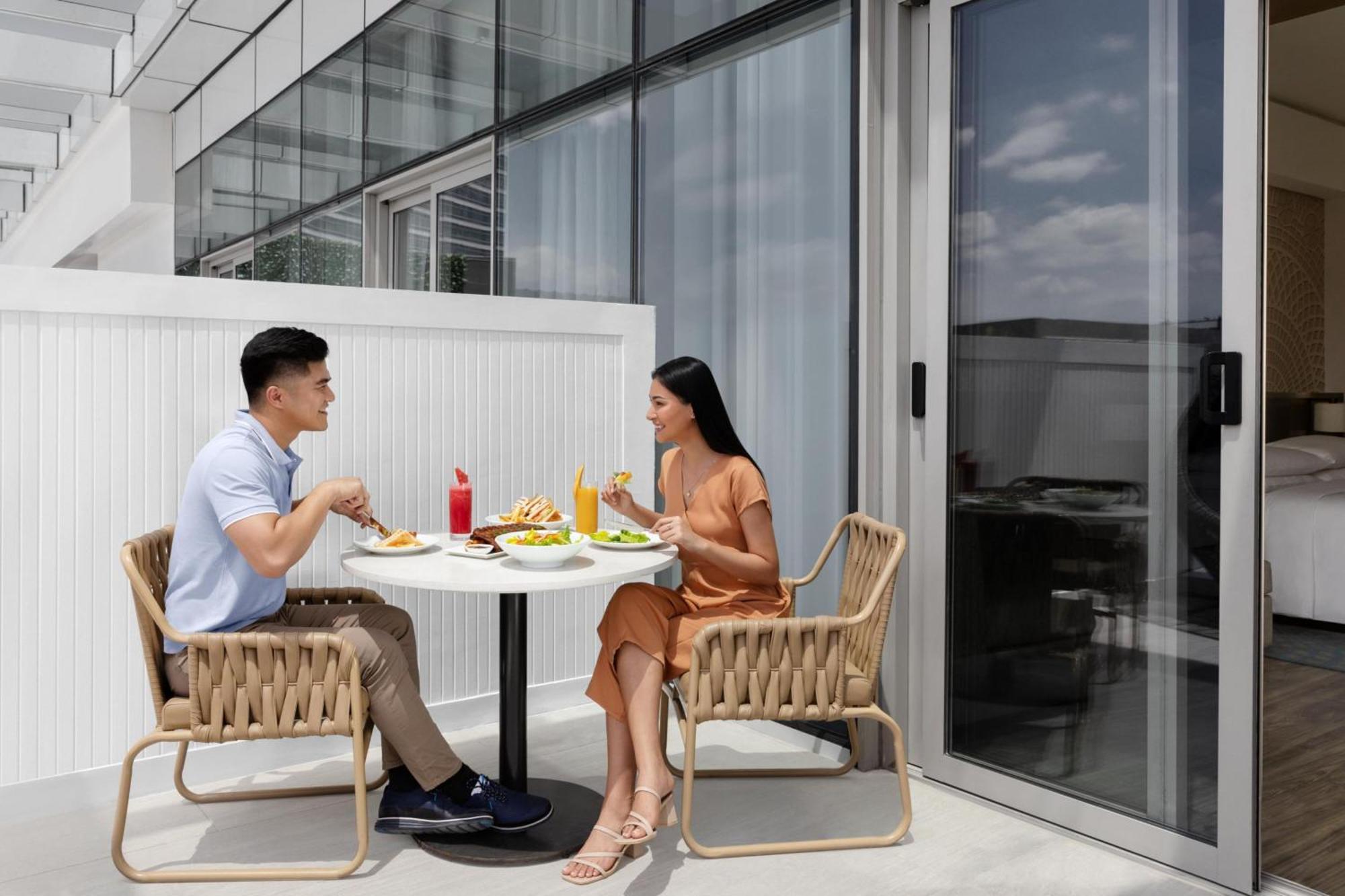 Clark Marriott Hotel Mabalacat Exterior foto